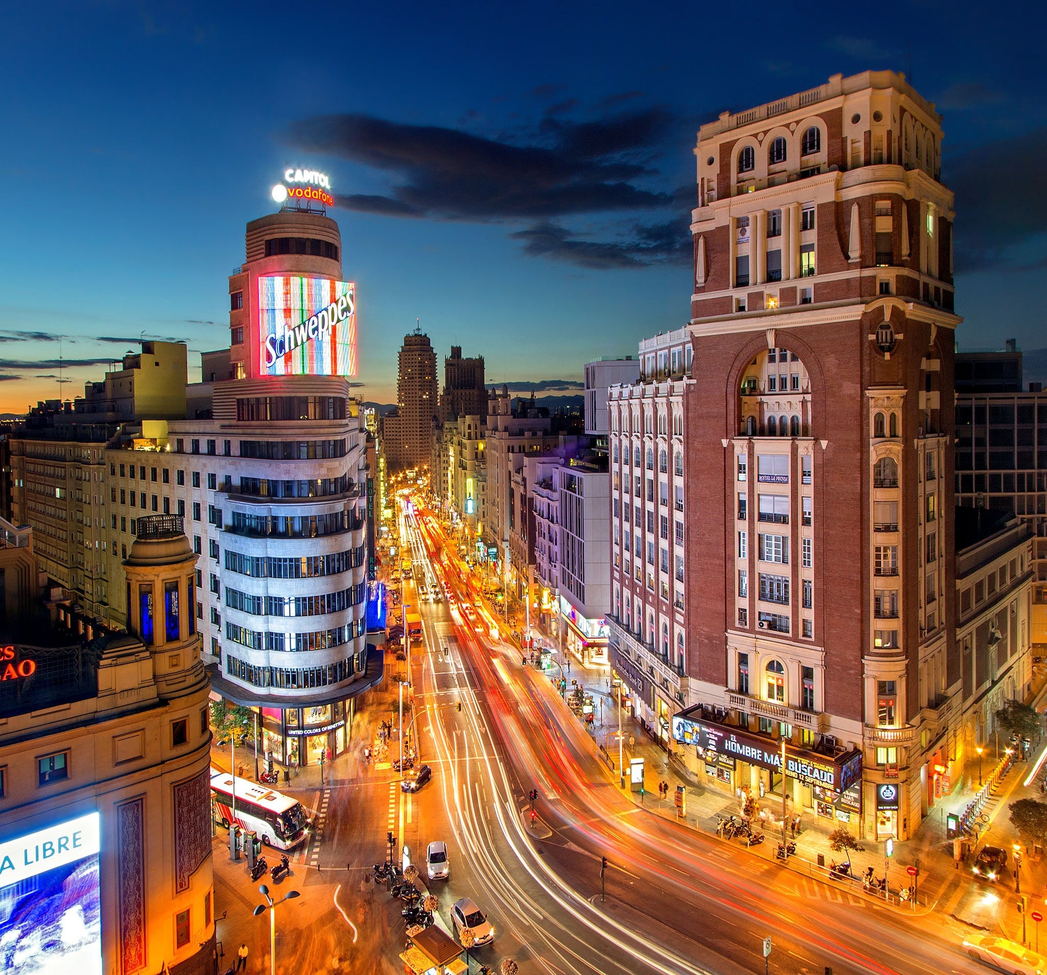 Gran Vía de Madrid de noche